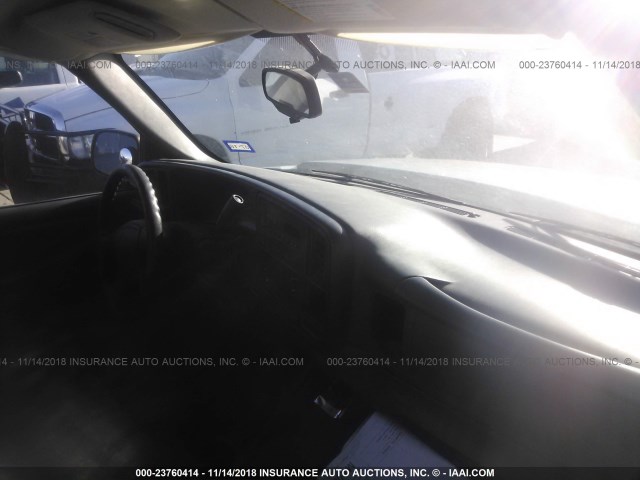 1GCEC14V77Z200307 - 2007 CHEVROLET SILVERADO C1500 CLASSIC WHITE photo 5