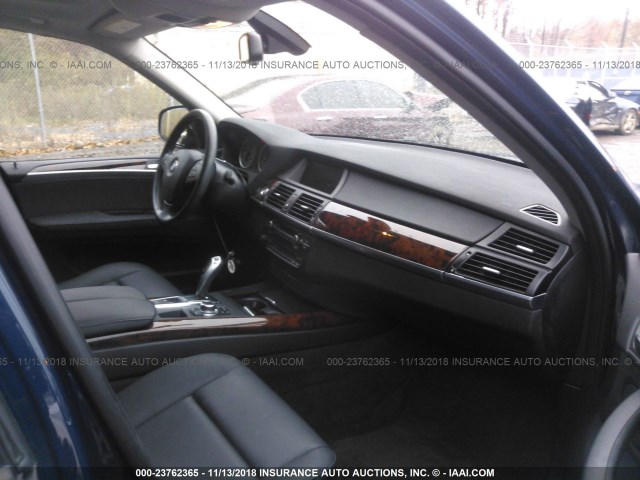 5UXZV4C57CL989536 - 2012 BMW X5 XDRIVE35I BLUE photo 5