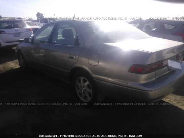 4T1BG22K6VU142296 - 1997 TOYOTA CAMRY CE/LE/XLE 银色 照片 3