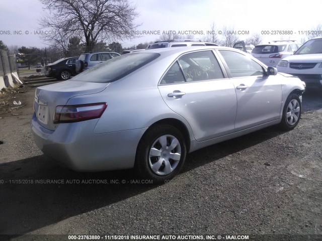 4T1BE46K17U591044 - 2007 TOYOTA CAMRY NEW GENERAT CE/LE/XLE/SE SILVER photo 4