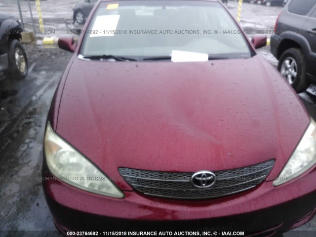 4T1BE32K52U028829 - 2002 TOYOTA CAMRY LE/XLE/SE RED photo 6