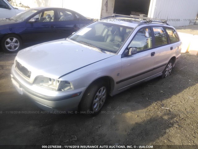 YV1VW2550YF484565 - 2000 VOLVO V40 GRAY photo 2