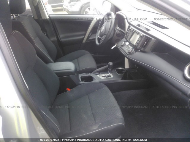 2T3WFREV9JW469179 - 2018 TOYOTA RAV4 ADVENTURE/XLE 银色 照片 5