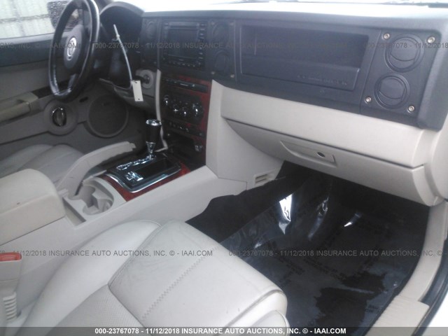 1J8HG58P17C591499 - 2007 JEEP COMMANDER LIMITED WHITE photo 5