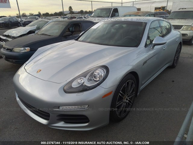 WP0AA2A75GL003364 - 2016 PORSCHE PANAMERA 2/4 SILVER photo 2