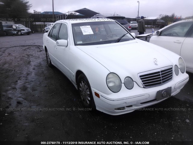 WDBJF65J8YB146975 - 2000 MERCEDES-BENZ E 320 WHITE photo 1