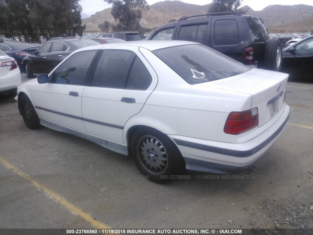 WBACB431XPFL10566 - 1993 BMW 325 I AUTOMATIC WHITE photo 3