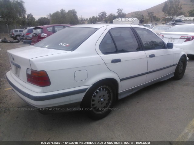 WBACB431XPFL10566 - 1993 BMW 325 I AUTOMATIC WHITE photo 4