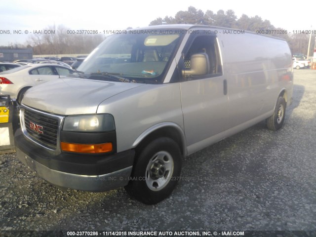 1GTHG39K891100374 - 2009 GMC SAVANA G3500 BEIGE photo 2