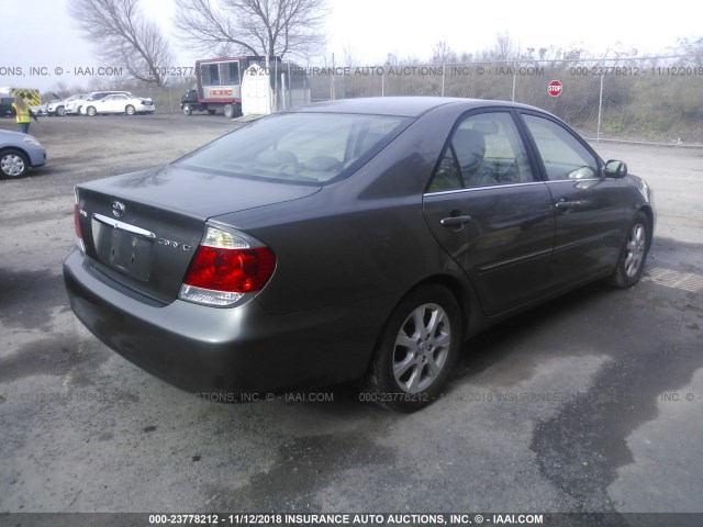 4T1BE30K45U532585 - 2005 TOYOTA CAMRY LE/XLE/SE GRAY photo 4