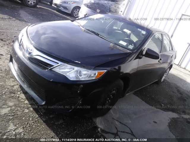 4T1BD1FK2DU087499 - 2013 TOYOTA CAMRY HYBRID/LE/XLE 黑色 照片 2