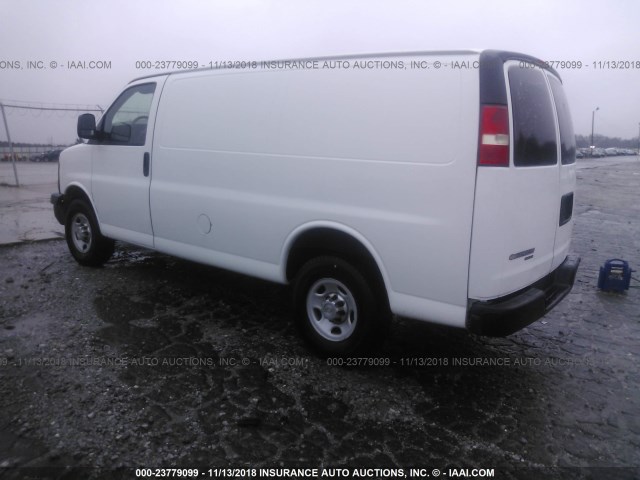 1GCWGFFA0C1140900 - 2012 CHEVROLET EXPRESS G2500  WHITE photo 3