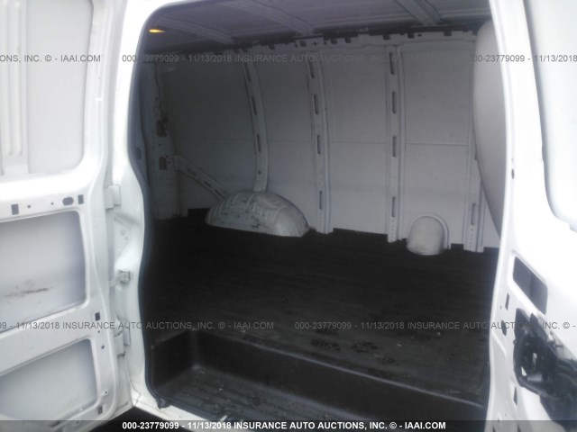 1GCWGFFA0C1140900 - 2012 CHEVROLET EXPRESS G2500  WHITE photo 8