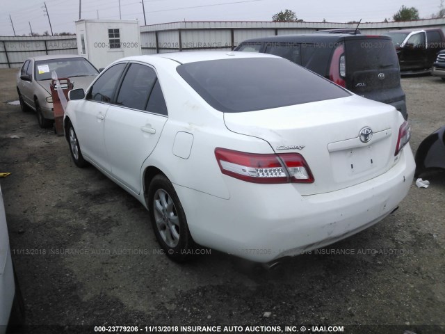 4T1BK3EK4BU609601 - 2011 TOYOTA CAMRY SE/LE/XLE WHITE photo 3