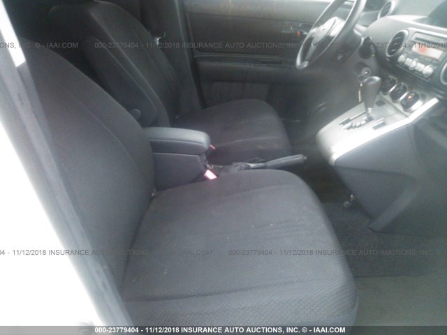 JTLKE50E981037044 - 2008 TOYOTA SCION XB Ақ фото 5