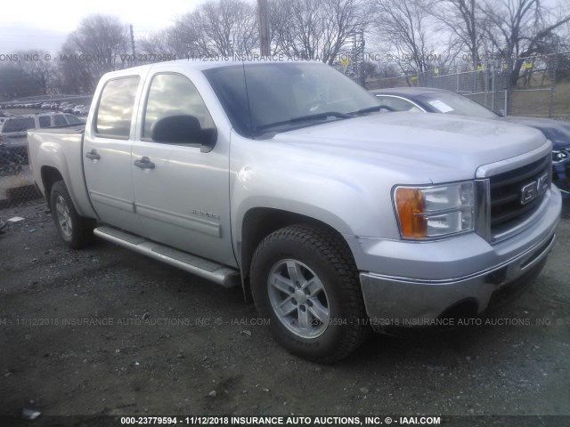 3GTRKVEA5AG138825 - 2010 GMC SIERRA K1500 SLE SILVER photo 1