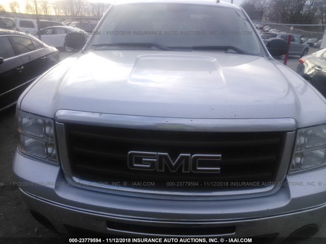 3GTRKVEA5AG138825 - 2010 GMC SIERRA K1500 SLE SILVER photo 6