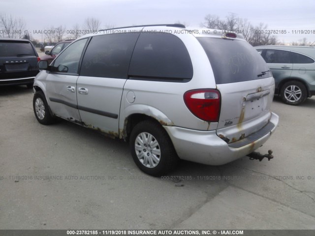 1C4GP45R85B391497 - 2005 CHRYSLER TOWN & COUNTRY  SILVER photo 3