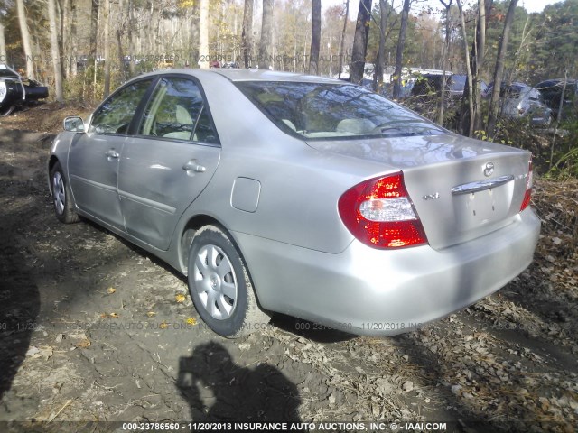 4T1BE32K23U673794 - 2003 TOYOTA CAMRY LE/XLE/SE SILVER photo 3
