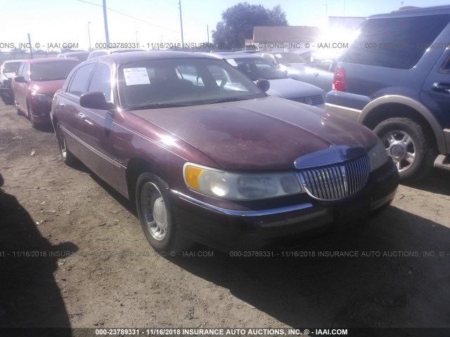 1LNHM81W0YY903296 - 2000 LINCOLN TOWN CAR EXECUTIVE MAROON photo 1
