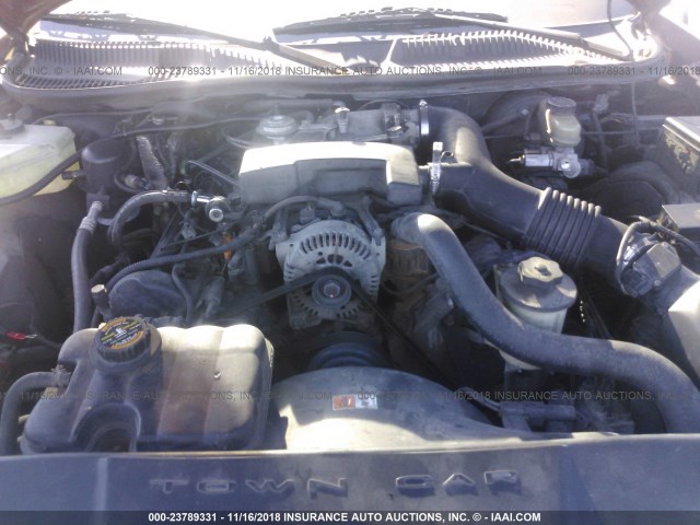 1LNHM81W0YY903296 - 2000 LINCOLN TOWN CAR EXECUTIVE MAROON photo 10