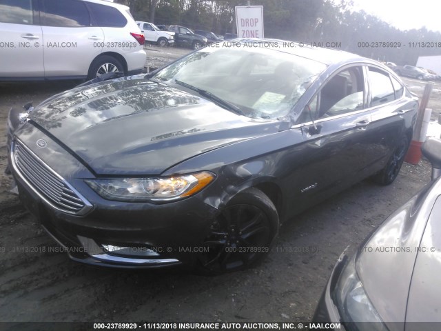 3FA6P0LU8JR116686 - 2018 FORD FUSION SE HYBRID GRAY photo 2