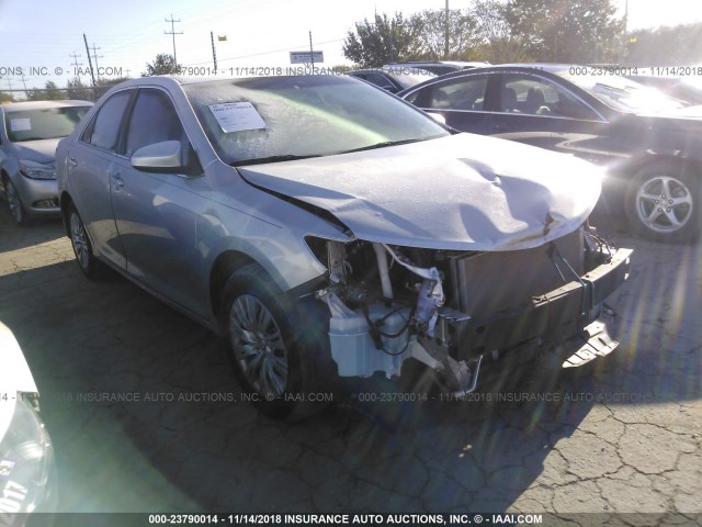 4T4BF1FK1CR249699 - 2012 TOYOTA CAMRY SE/LE/XLE 银色 照片 1