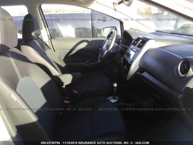 3N1CE2CP4GL364943 - 2016 NISSAN VERSA NOTE S/S PLUS/SV/SL/SR GRAY photo 5