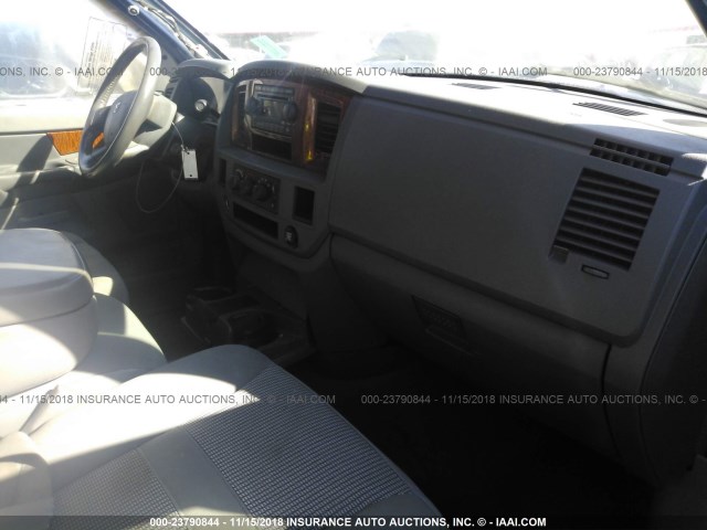 3D7KR28C86G110183 - 2006 DODGE RAM 2500 ST/SLT 蓝色 照片 5