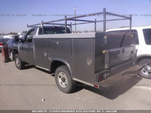 1GBHC24K88E146893 - 2008 CHEVROLET SILVERADO C2500 HEAVY DUTY GRAY photo 3