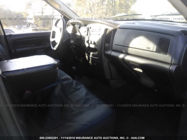 3D7KU28CX4G261537 - 2004 DODGE RAM 2500 ST/SLT 黑色 照片 5