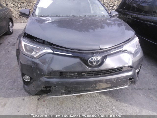 2T3WFREV0JW475422 - 2018 TOYOTA RAV4 ADVENTURE/XLE 灰色 照片 6