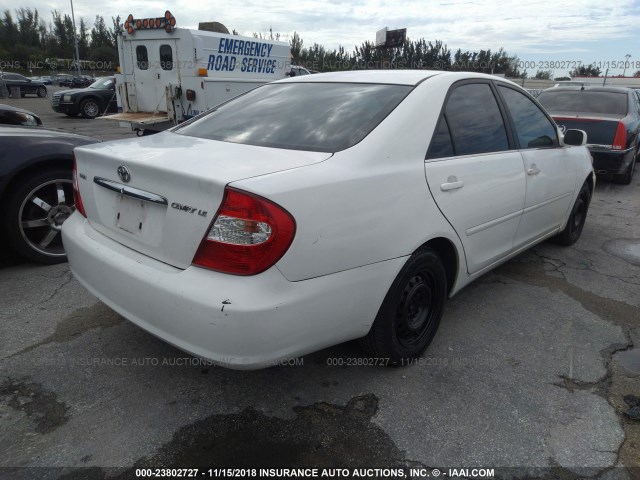 JTDBE32K130171886 - 2003 TOYOTA CAMRY LE/XLE Ақ фото 4