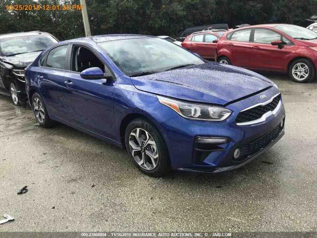 3KPF24AD5KE032496 - 2019 KIA 4 DOOR  BLUE photo 16