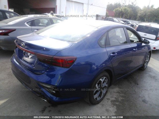 3KPF24AD5KE032496 - 2019 KIA 4 DOOR  BLUE photo 4