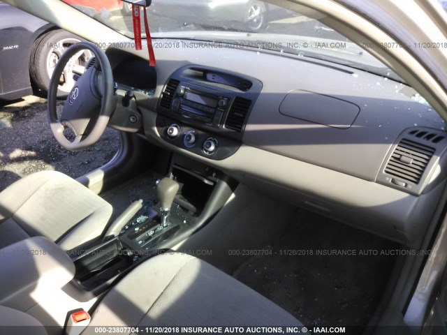 4T1BE32K55U051872 - 2005 TOYOTA CAMRY LE/XLE/SE BEIGE photo 5
