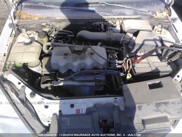 1FAFP34P31W363251 - 2001 FORD FOCUS SE/SE COMFORT WHITE photo 10