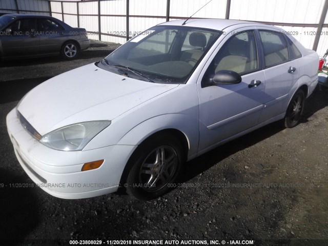 1FAFP34P31W363251 - 2001 FORD FOCUS SE/SE COMFORT WHITE photo 2