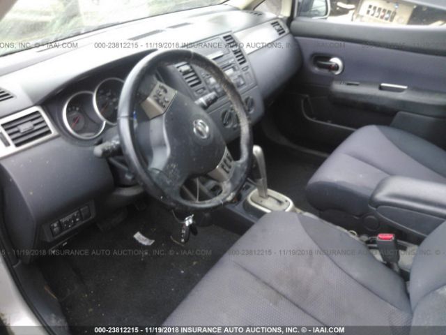 3N1BC13E18L386734 - 2008 NISSAN VERSA S/SL SILVER photo 5