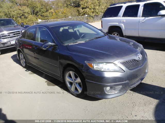 4T1BF3EK9BU229304 - 2011 TOYOTA CAMRY SE/LE/XLE GRAY photo 1