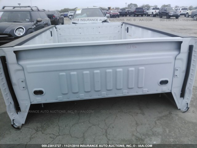 12345 - 2018 FORD F250 BEDS  WHITE photo 5