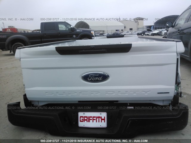 12345 - 2018 FORD F250 BEDS  WHITE photo 6