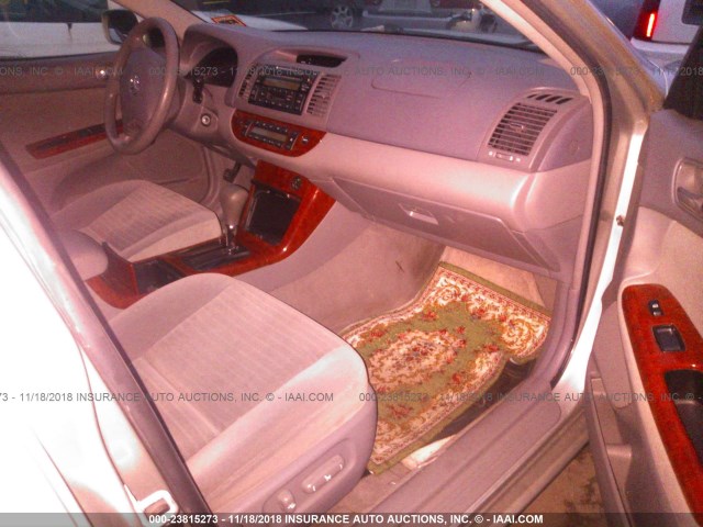 4T1BE30K55U957538 - 2005 TOYOTA CAMRY LE/XLE/SE SILVER photo 5