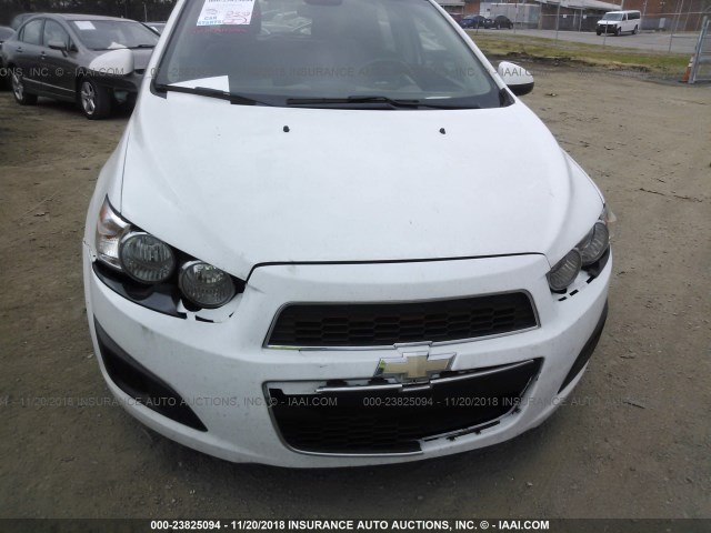 1G1JA6SH6C4143015 - 2012 CHEVROLET SONIC LS 白色 照片 6