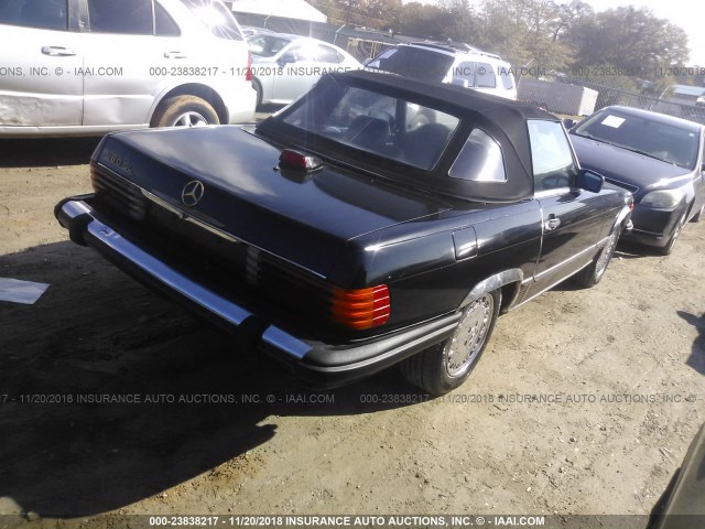 WDBBA48DXHA056536 - 1987 MERCEDES-BENZ 560 SL BLACK photo 4