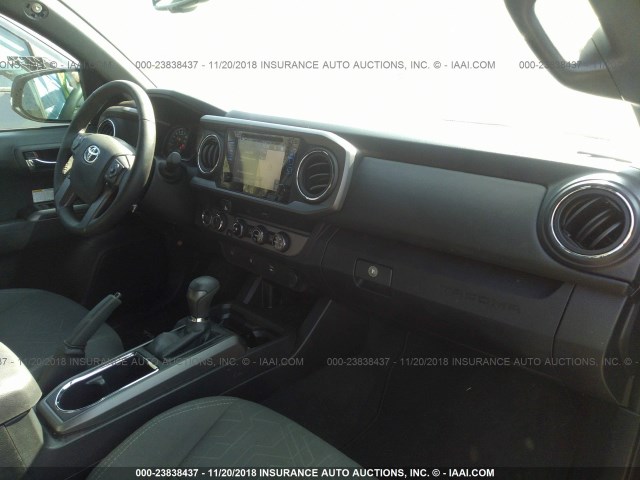 5TFCZ5AN3HX118265 - 2017 TOYOTA TACOMA DBL CAB/SR/TRDSPT/OR/PRO Qara foto 5