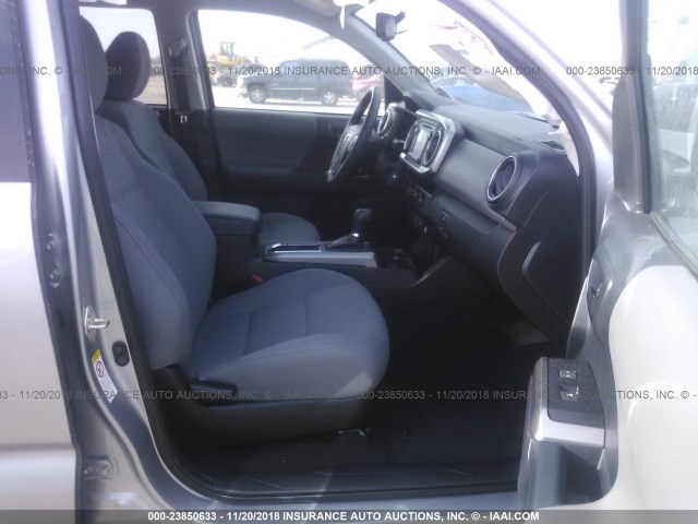 5TFAZ5CN8JX062494 - 2018 TOYOTA TACOMA DBL CAB/SR5/TRD SPORT/OR SILVER photo 5