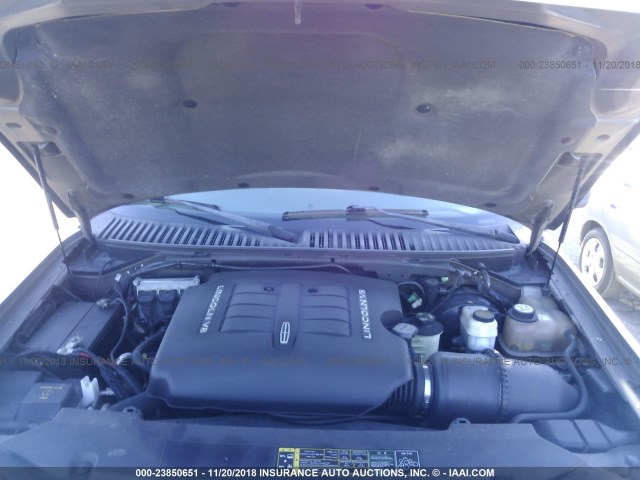 5LMFU27R64LJ16752 - 2004 LINCOLN NAVIGATOR Қоңыр фото 10