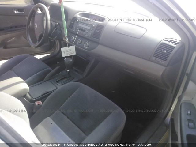 4T1BE30K65U504514 - 2005 TOYOTA CAMRY LE/XLE/SE GRAY photo 5