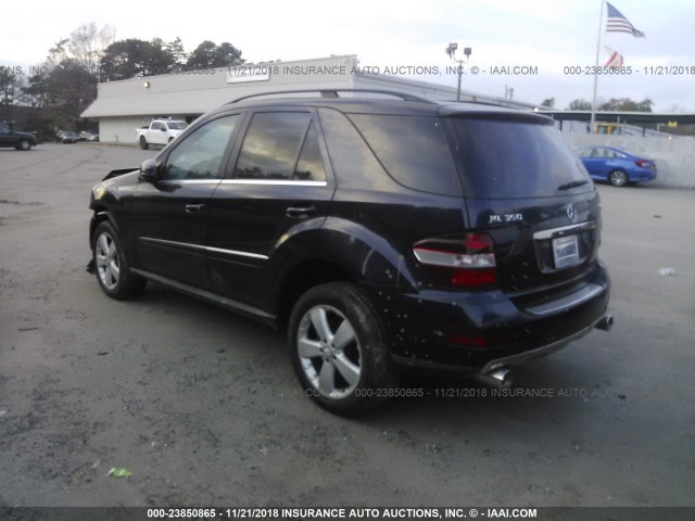 4JGBB8GB2BA647968 - 2011 MERCEDES-BENZ ML 350 4MATIC BLUE photo 3